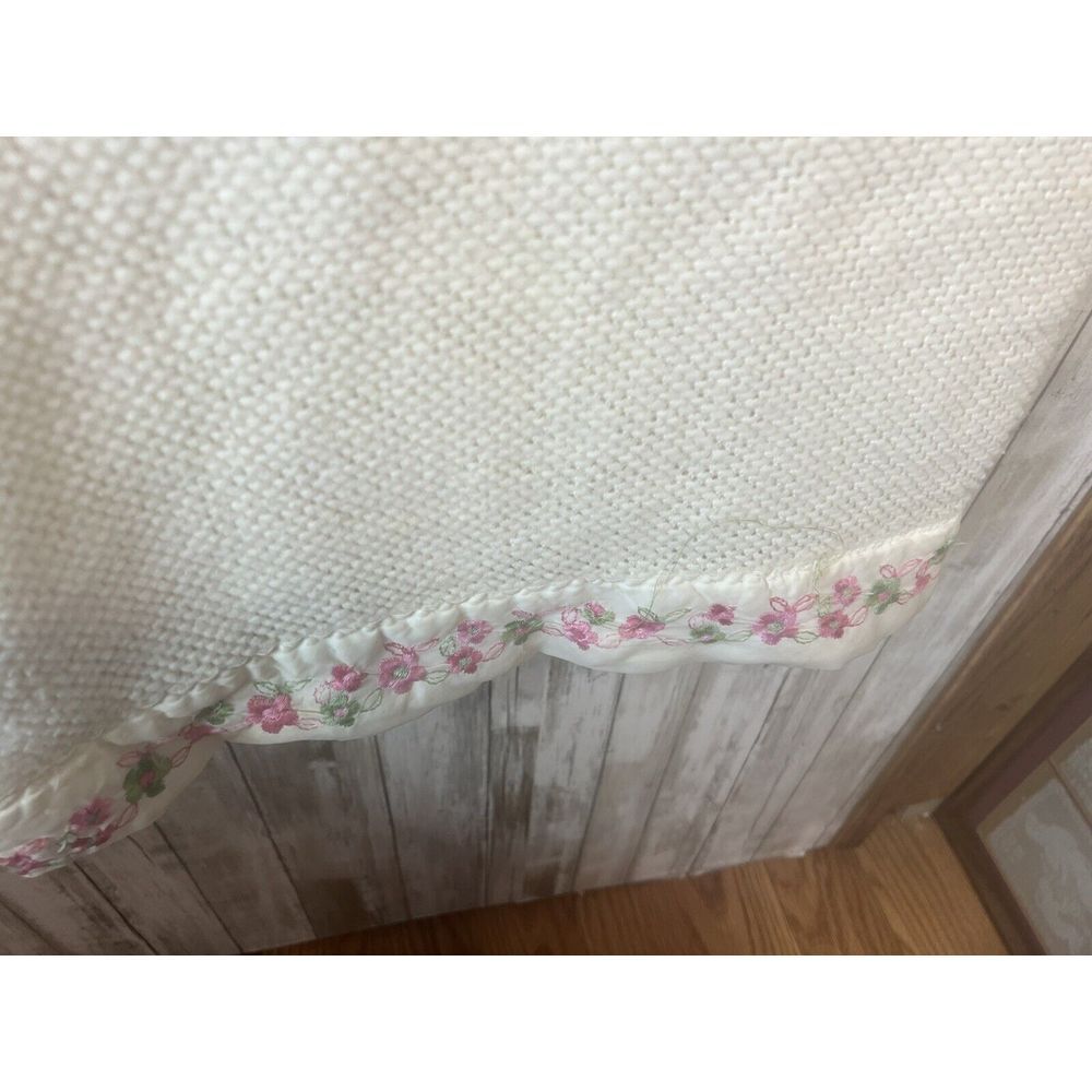 Vintage Sears‎ Twin Satin Edged Waffle Weave Rose Embroidered